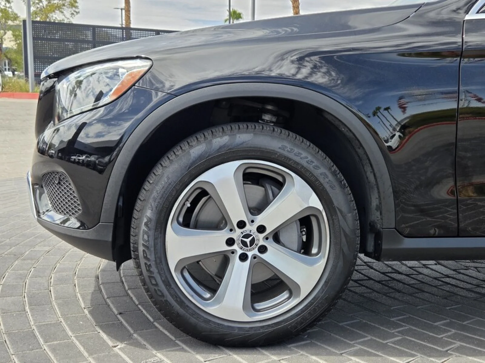 Used 2018 Black Mercedes-Benz GLC 300 image 12