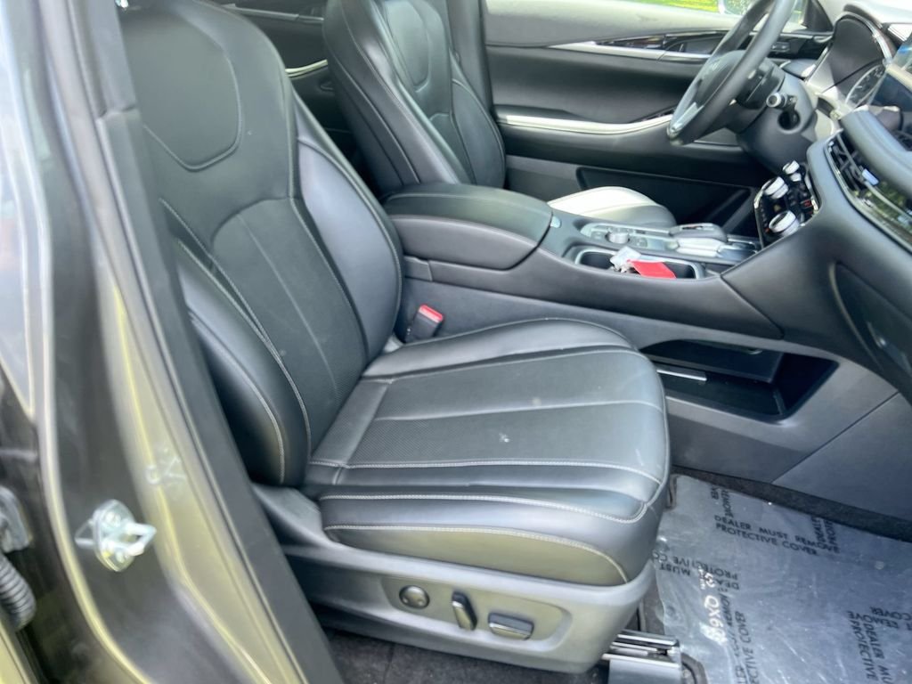Used 2025 Gray INFINITI PURE image 24