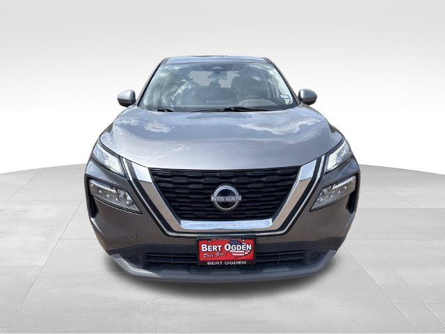 Used 2023 Gray Nissan SV image 2
