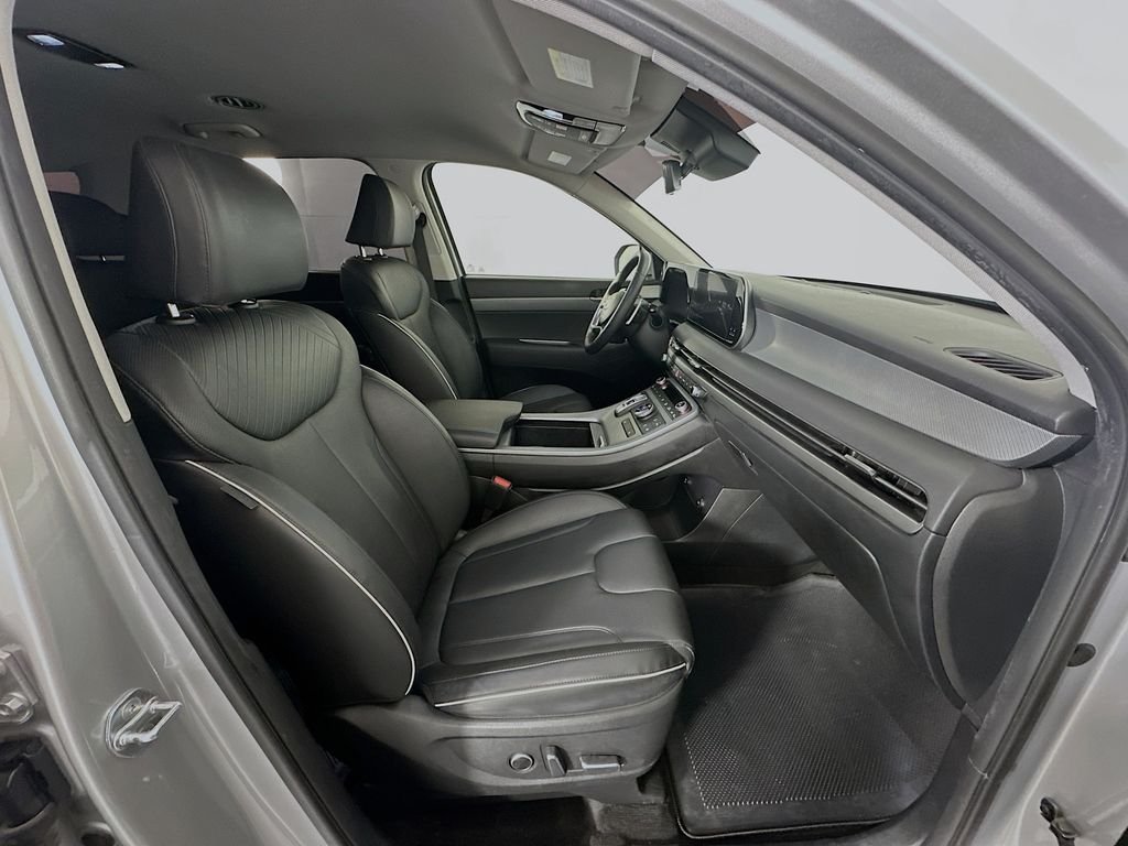 Used 2023 Silver Hyundai SEL image 29