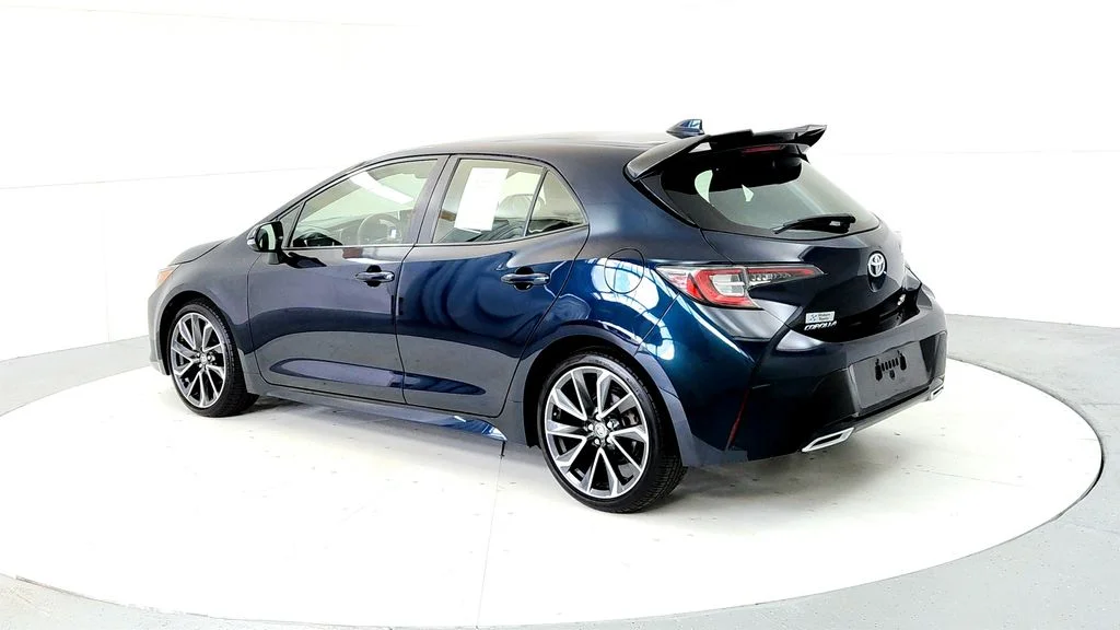 Used 2019 Blue Toyota SE image 4