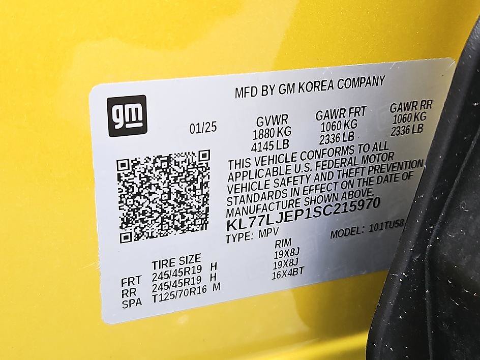 Used 2025 Nitro Yellow Metallic Chevrolet 2RS image 24