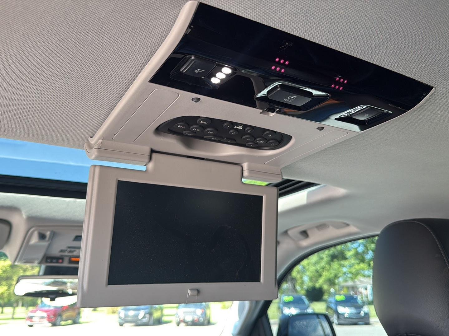 Used 2019 BLACK RAVEN Cadillac Premium Luxury image 5