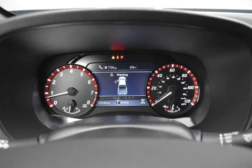 Used 2024 White Nissan PRO-4X image 11