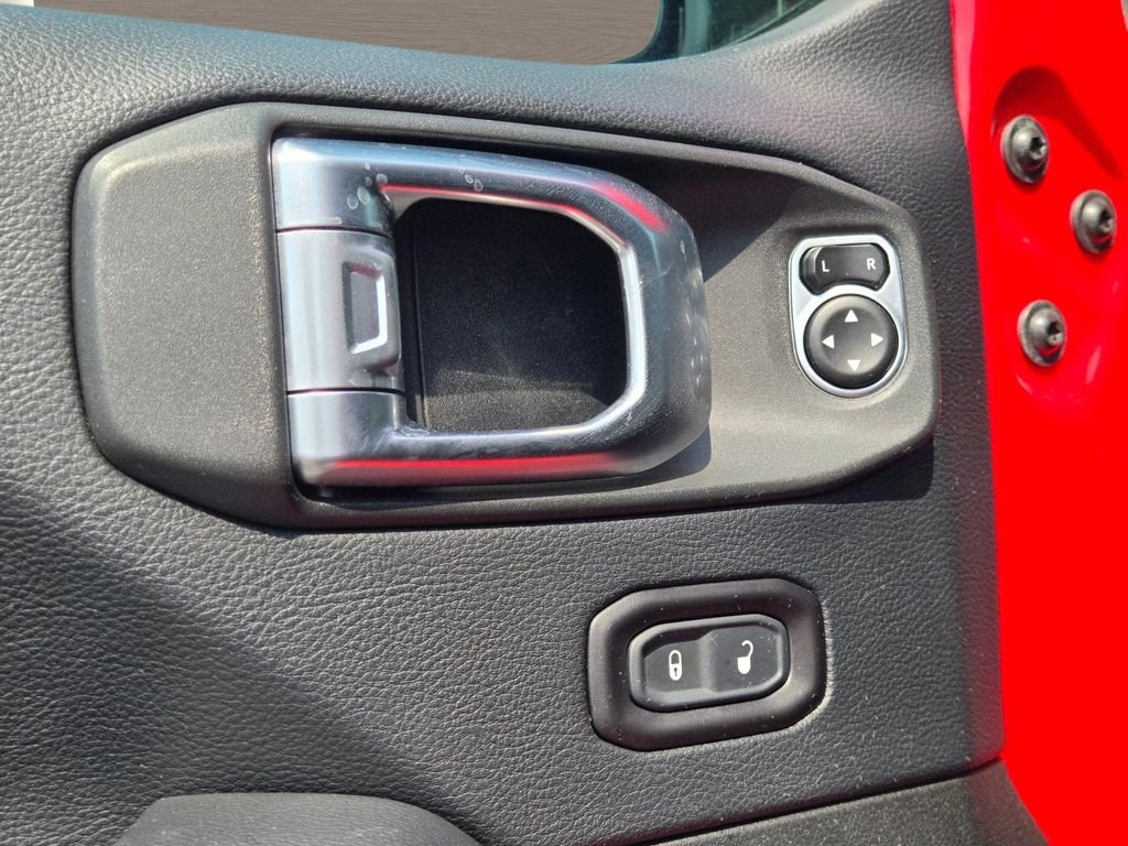 Used 2018 Red Jeep Unlimited Sahara image 20