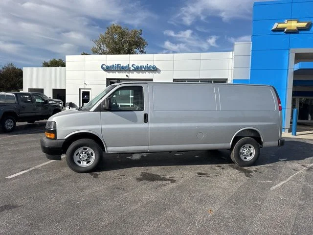 Used 2025 Silver Chevrolet Work Van image 4