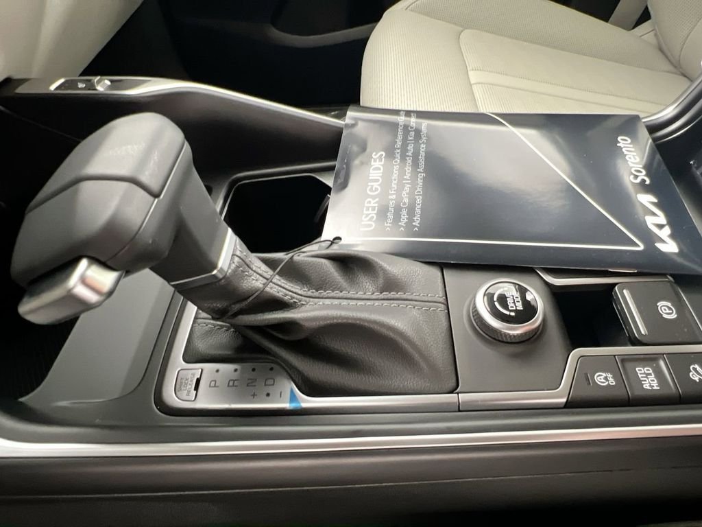 New 2026 Wolf Gray Kia S image 24