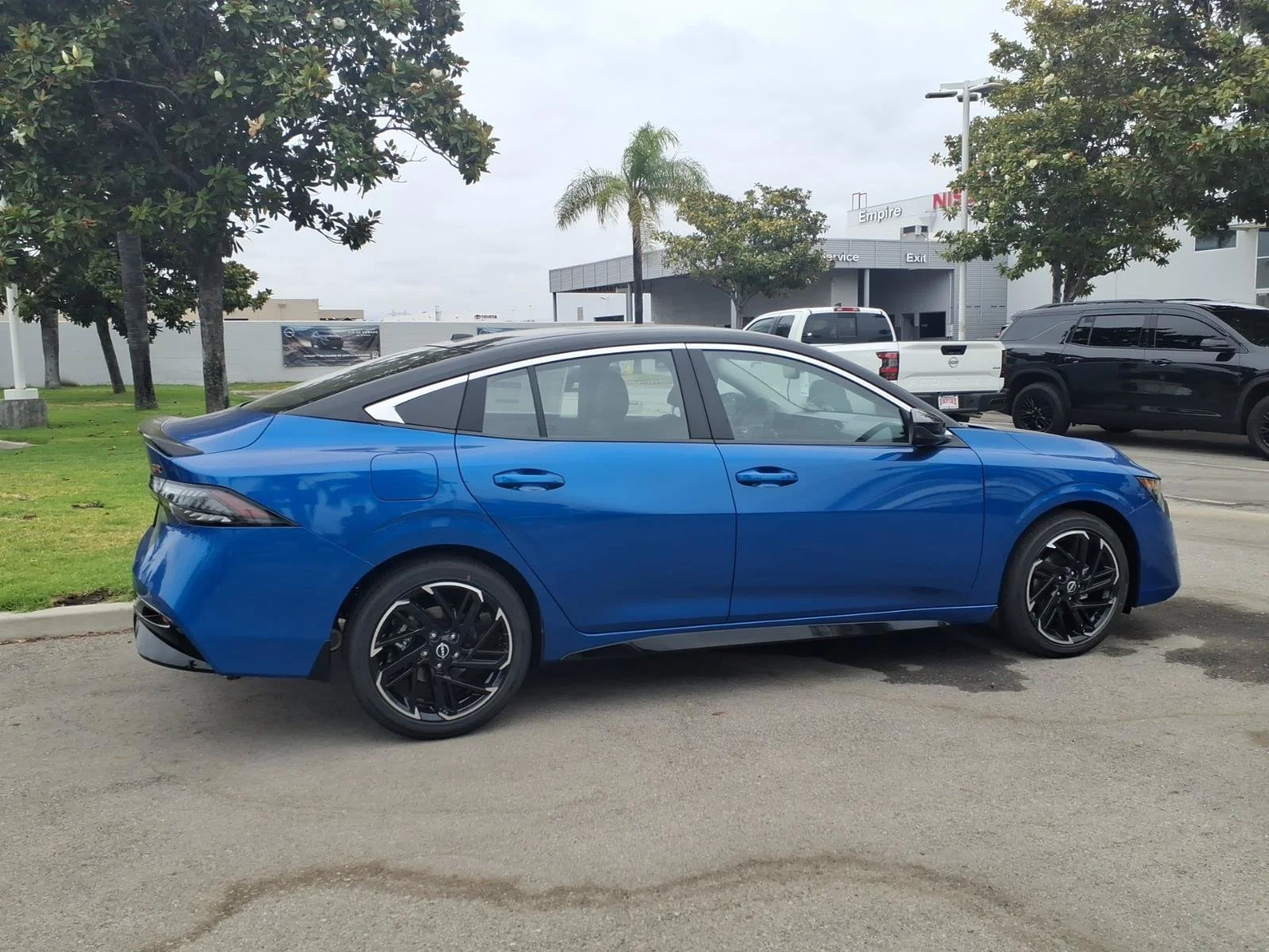 New 2026 Bluestone Pearl / Super Black Two-tone Nissan SR image 11