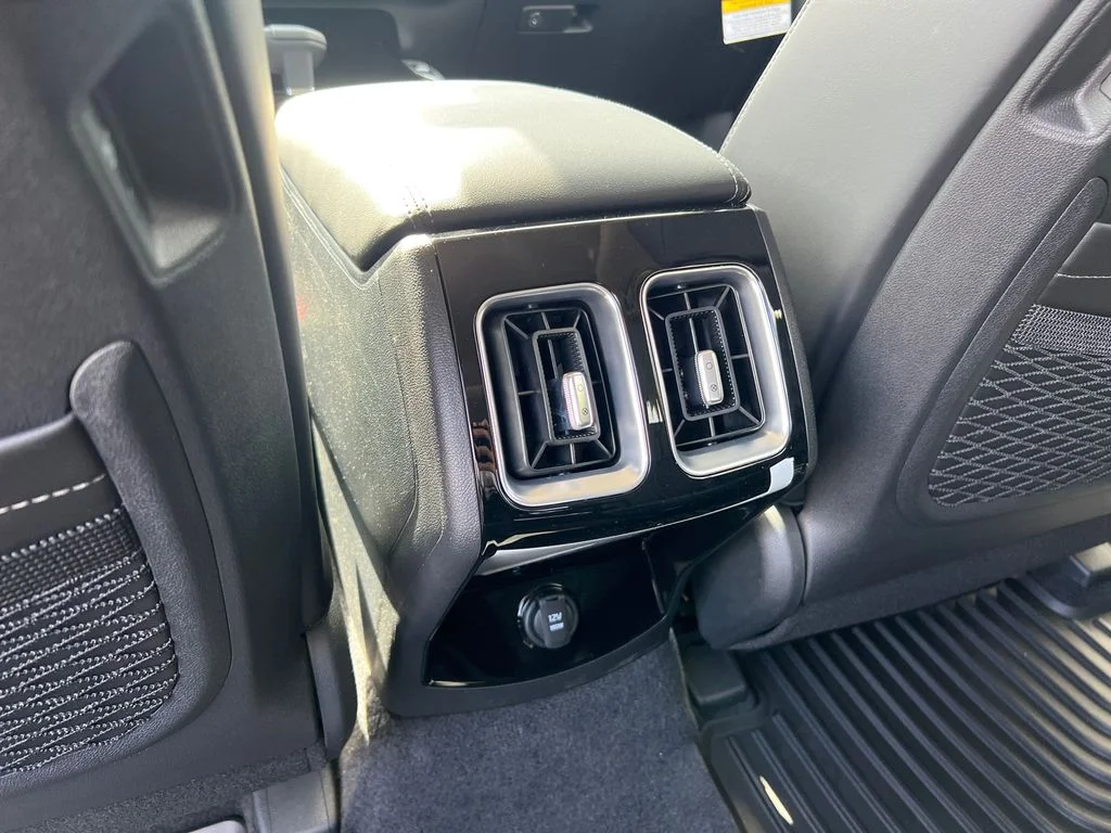 2025 Kia Sorento SX - Photo 17