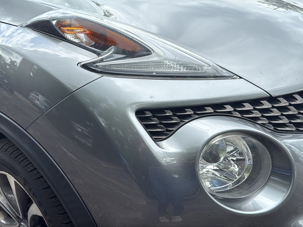 Used 2017 Gray Nissan SL image 11