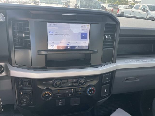 New 2026 Oxford White Ford F-450® XL image 7