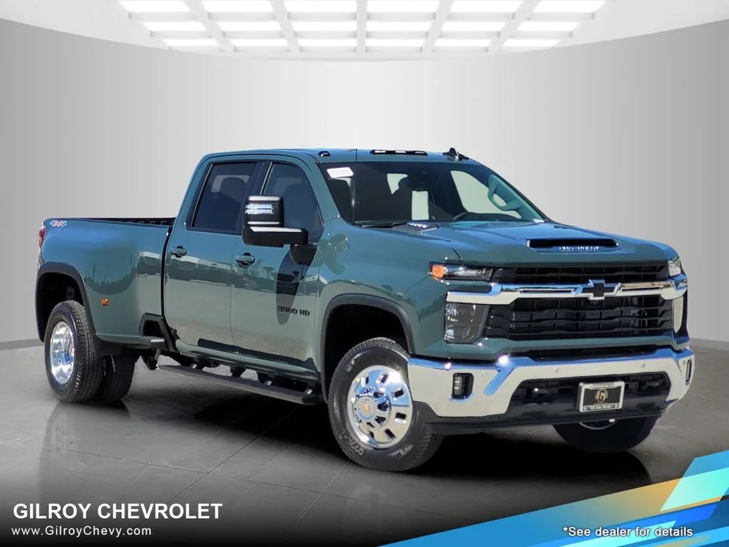 2026 Chevrolet Silverado HD LT 4WD Crew Cab Long Box DRW's photo