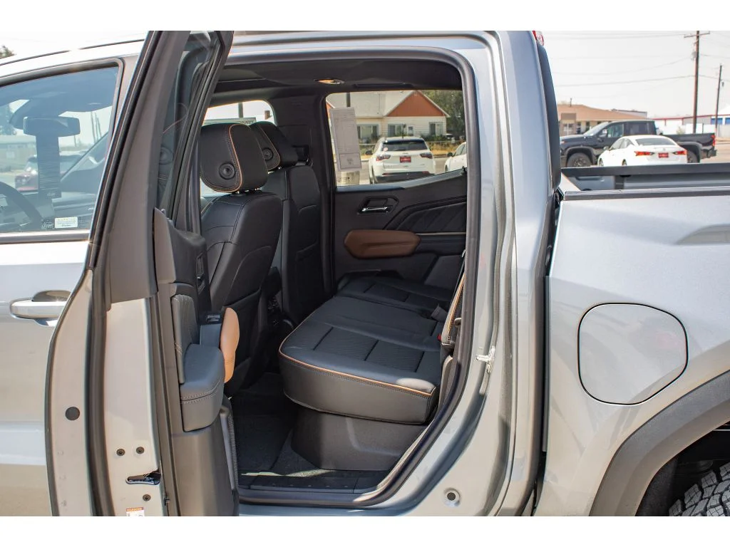 2026 GMC Canyon AT4 - Photo 18