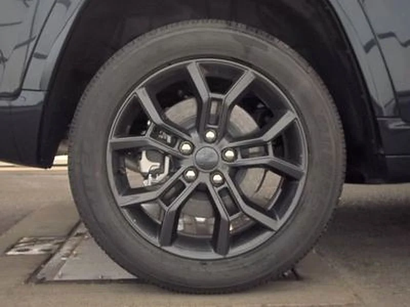 Used 2024 Black Jeep 4xe image 9