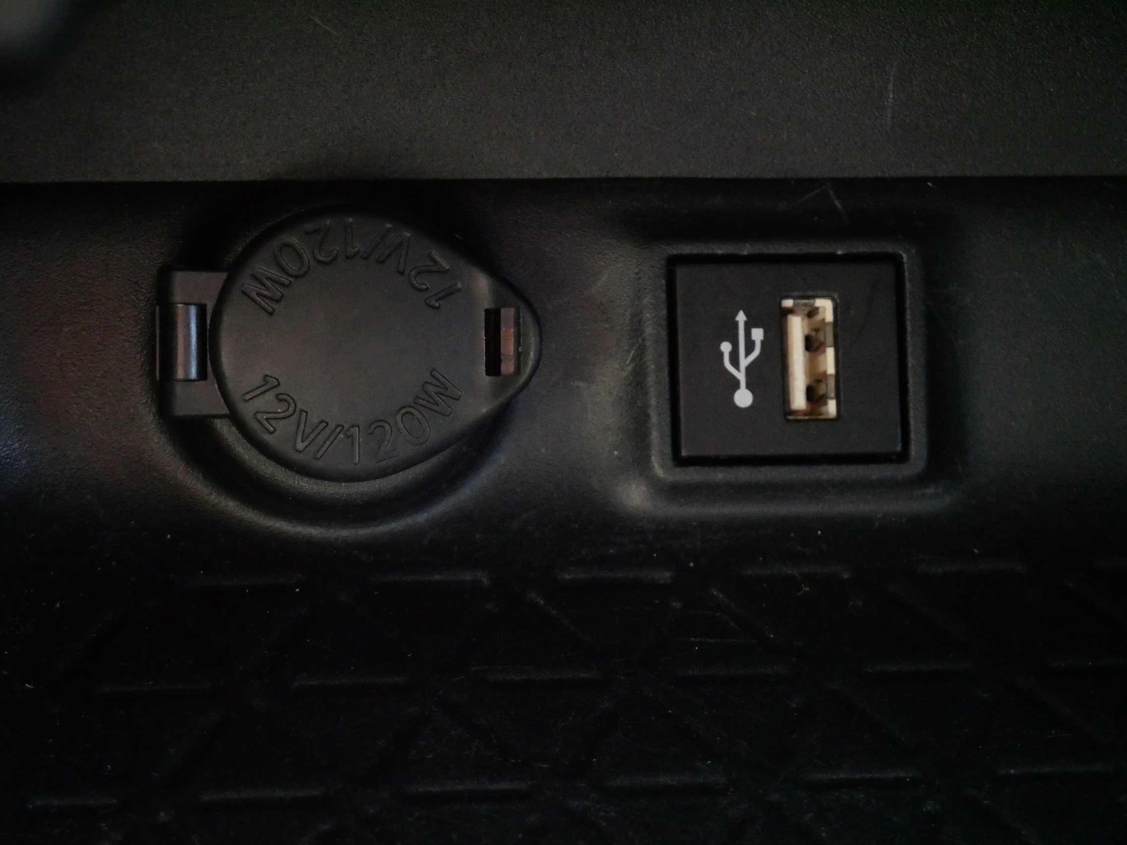 Certified Used 2025 ATTITUDE BLACK MC. Toyota XLE image 28