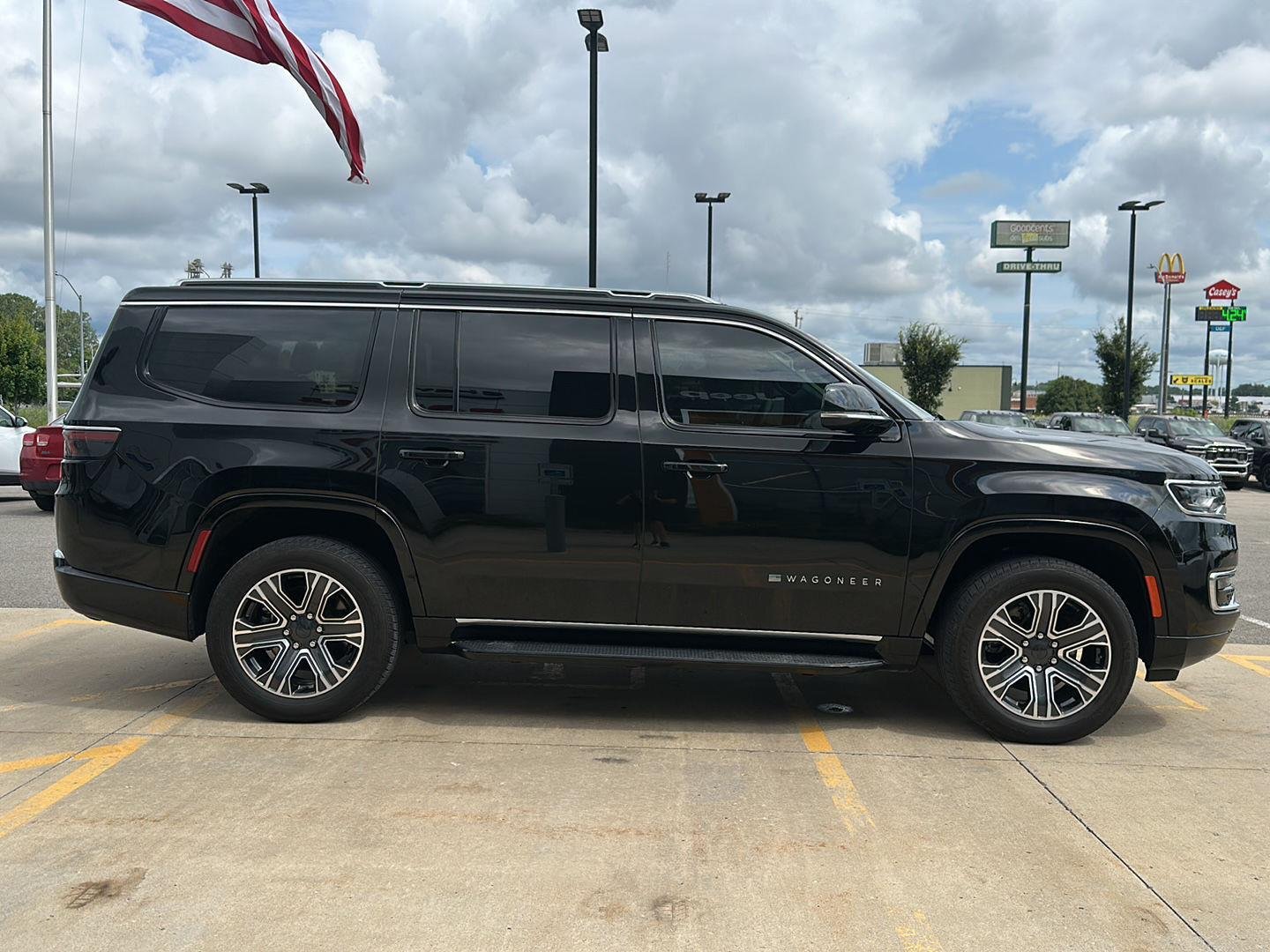 Used 2024 Diamond Black Crystal Pearlcoat Jeep Series II image 4