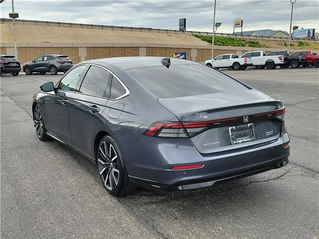 Used 2025 Meteorite Gray Metallic Honda Touring image 2