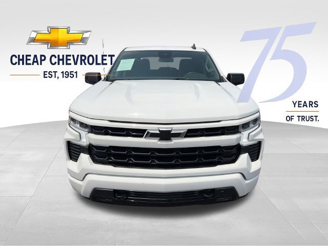 Used 2024 Summit White Chevrolet RST image 8
