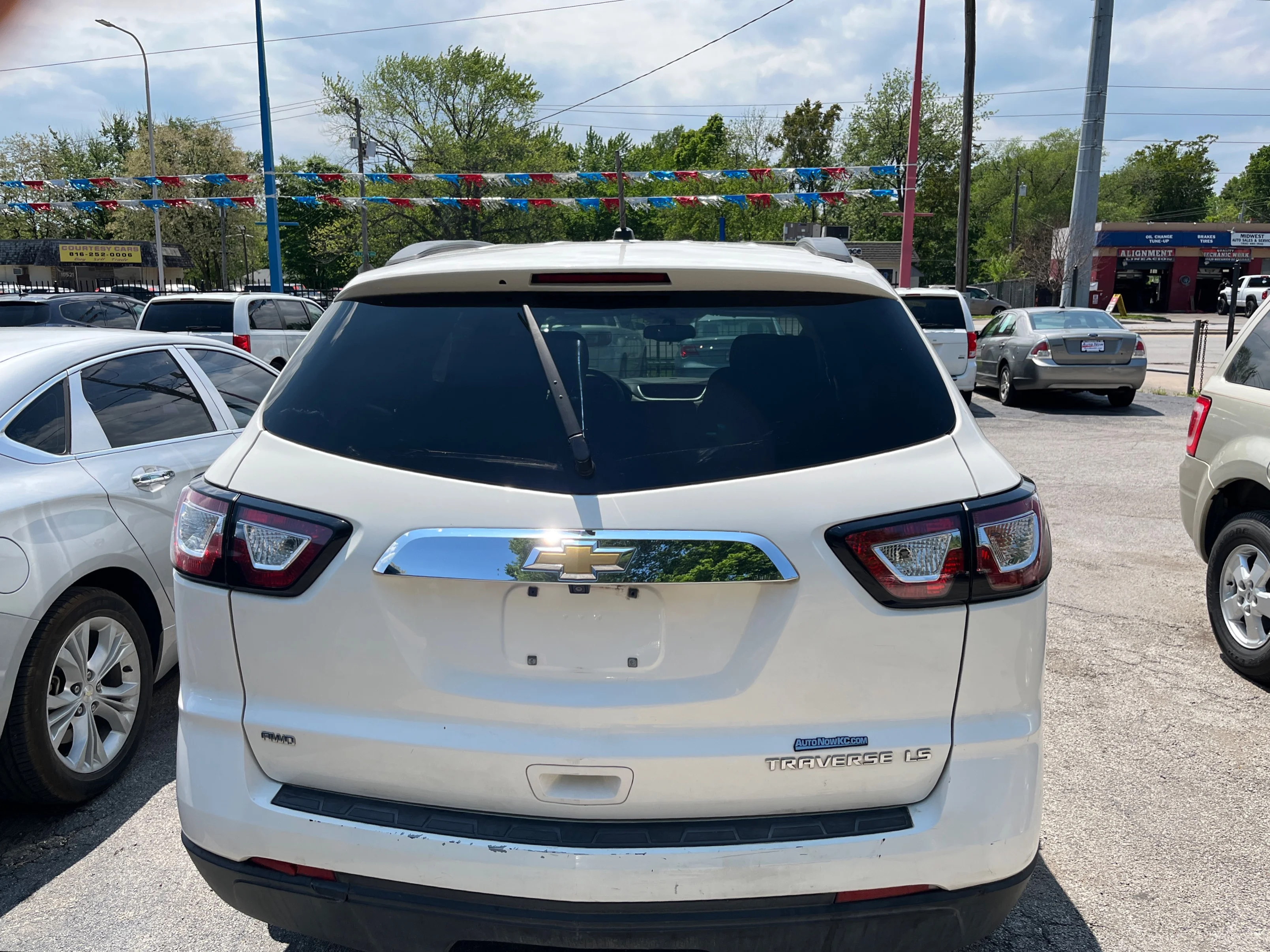 Used 2015 White Chevrolet LS AWD image 4