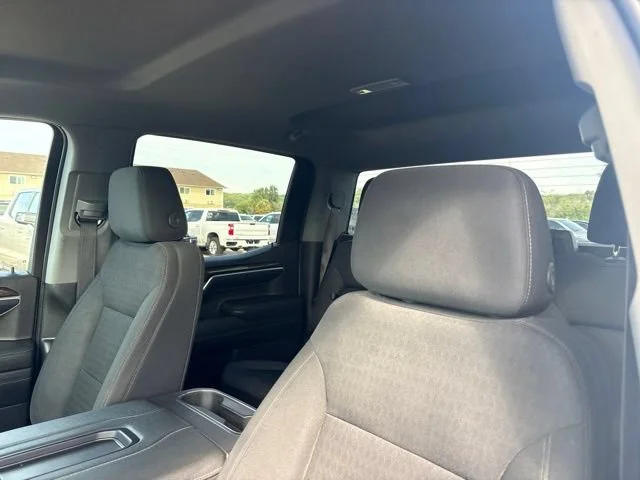 Used 2022 SUMMIT WHITE GMC Elevation image 16