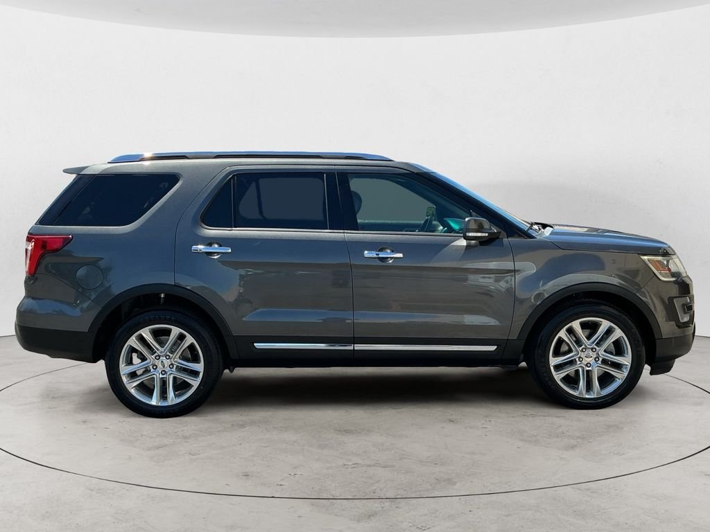 Used 2017 Gray Ford Limited image 6