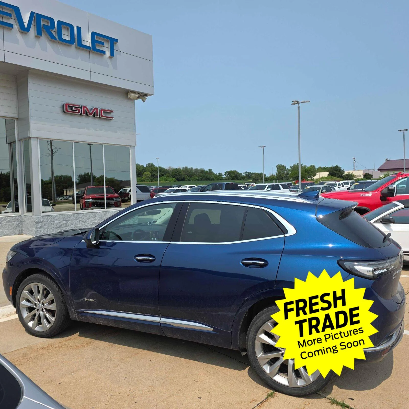Used 2023 Sapphire Metallic Buick Avenir image 4