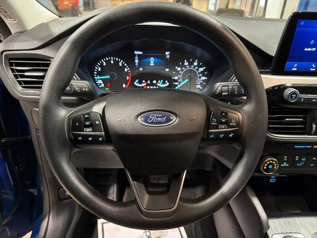 Used 2022 Blue Ford SE image 17