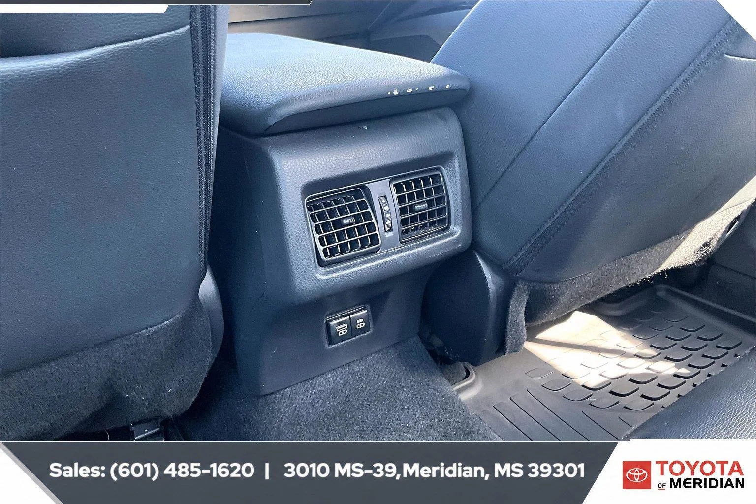 Used 2025 Underground Toyota SE (Natl) image 23