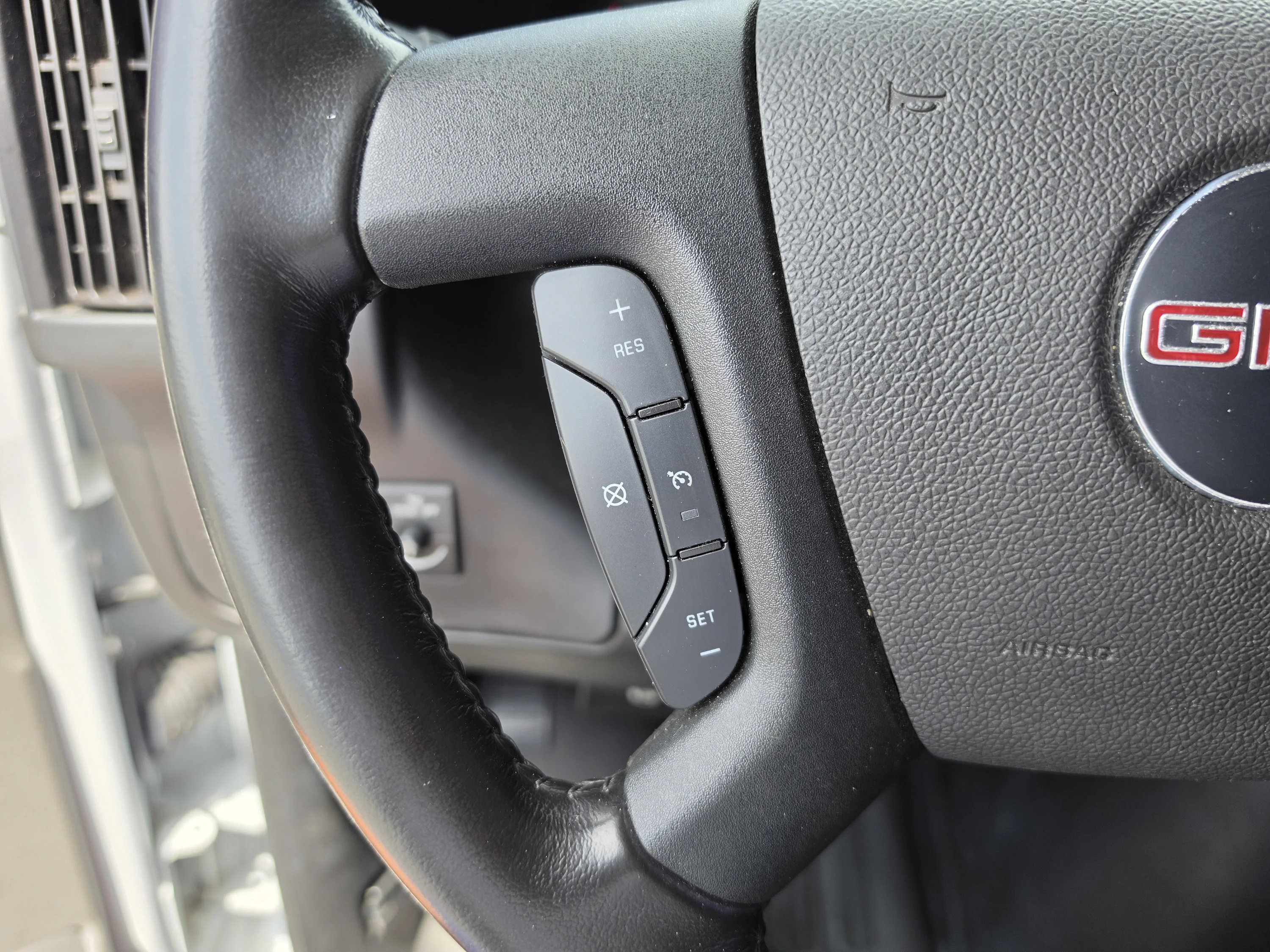 Used 2023 Summit White GMC Work Van image 29
