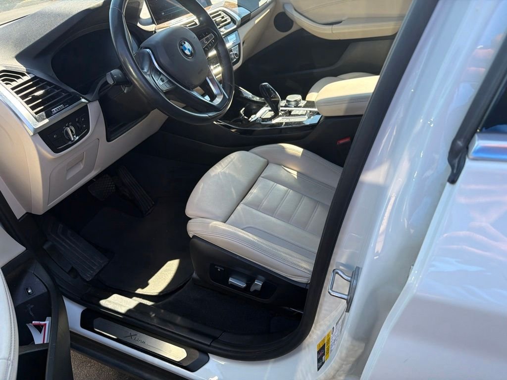 Used 2021 White BMW xDrive30e image 9