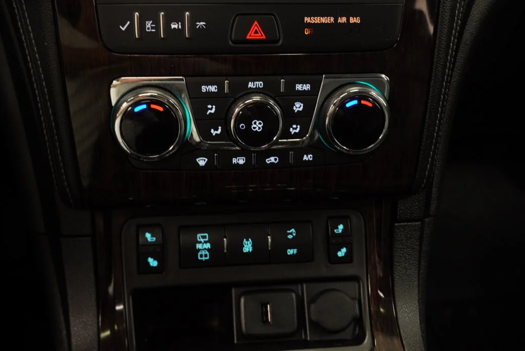Used 2016 MOSAIC BLACK METALLIC Chevrolet LT image 30