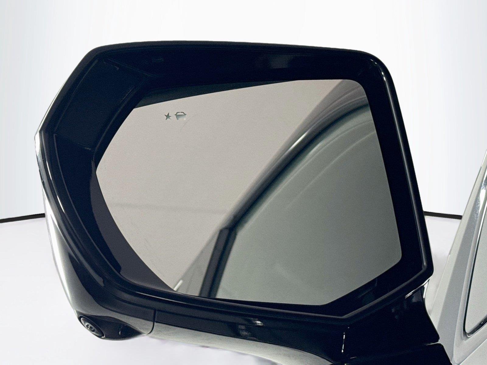 Used 2025 Black Chevrolet LT image 5