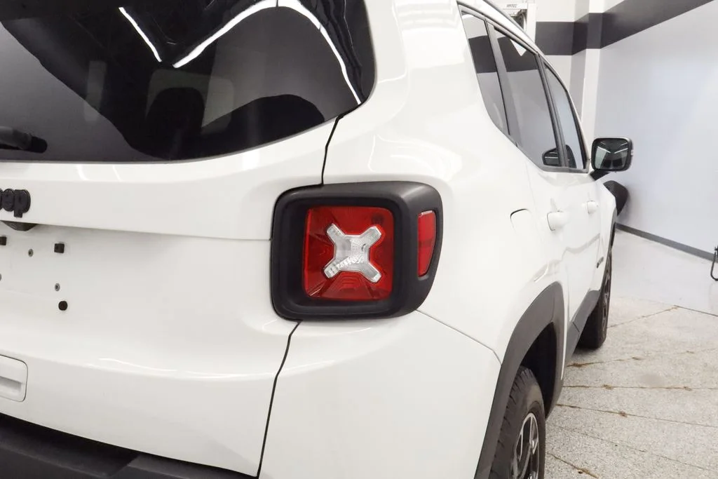 Certified Used 2023 White Jeep Latitude image 19