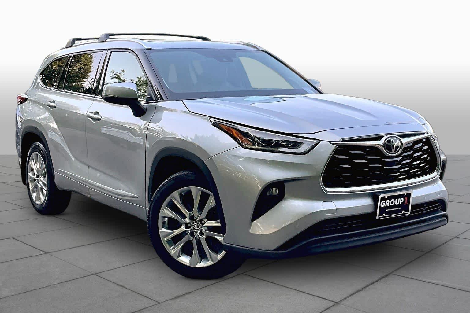 Used 2020 Celestial Silver Metallic Toyota Limited image 3