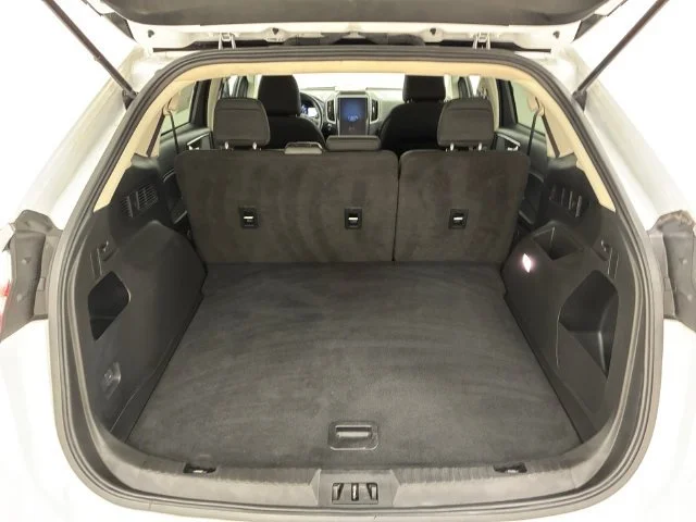 Certified Used 2022 White Ford SE image 17