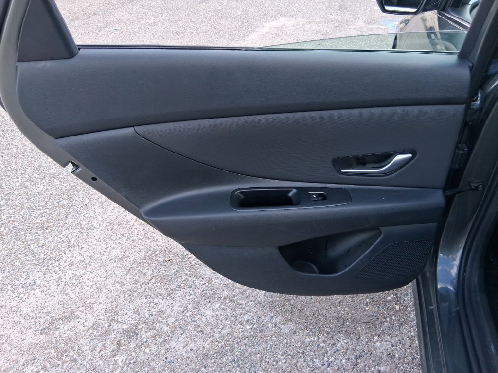 2025 Hyundai Elantra SEL - Photo 14