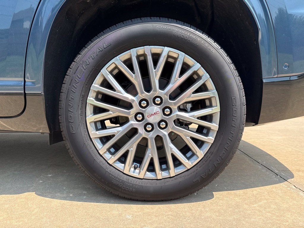 2026 GMC Acadia Denali - Photo 9