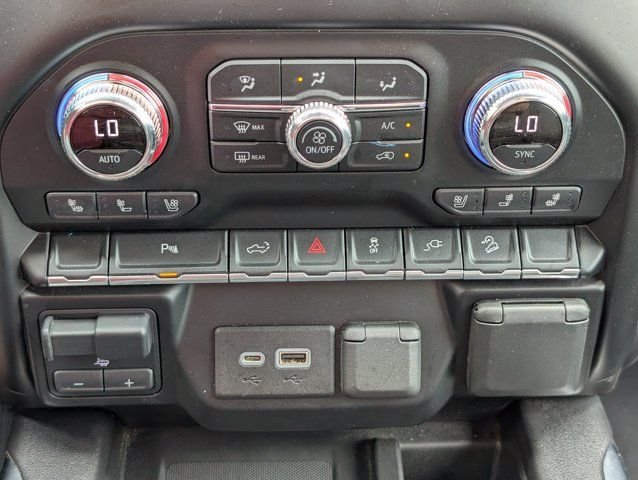 Used 2021 White GMC Denali image 18