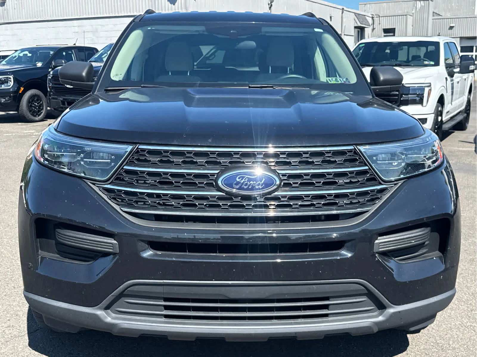 Used 2023 Agate Black Metallic Ford XLT image 7