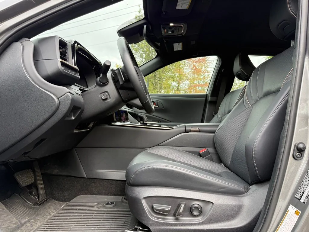 Certified Used 2026  Toyota Platinum image 12