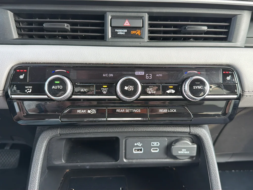 Used 2023 Silver Honda EX-L image 20