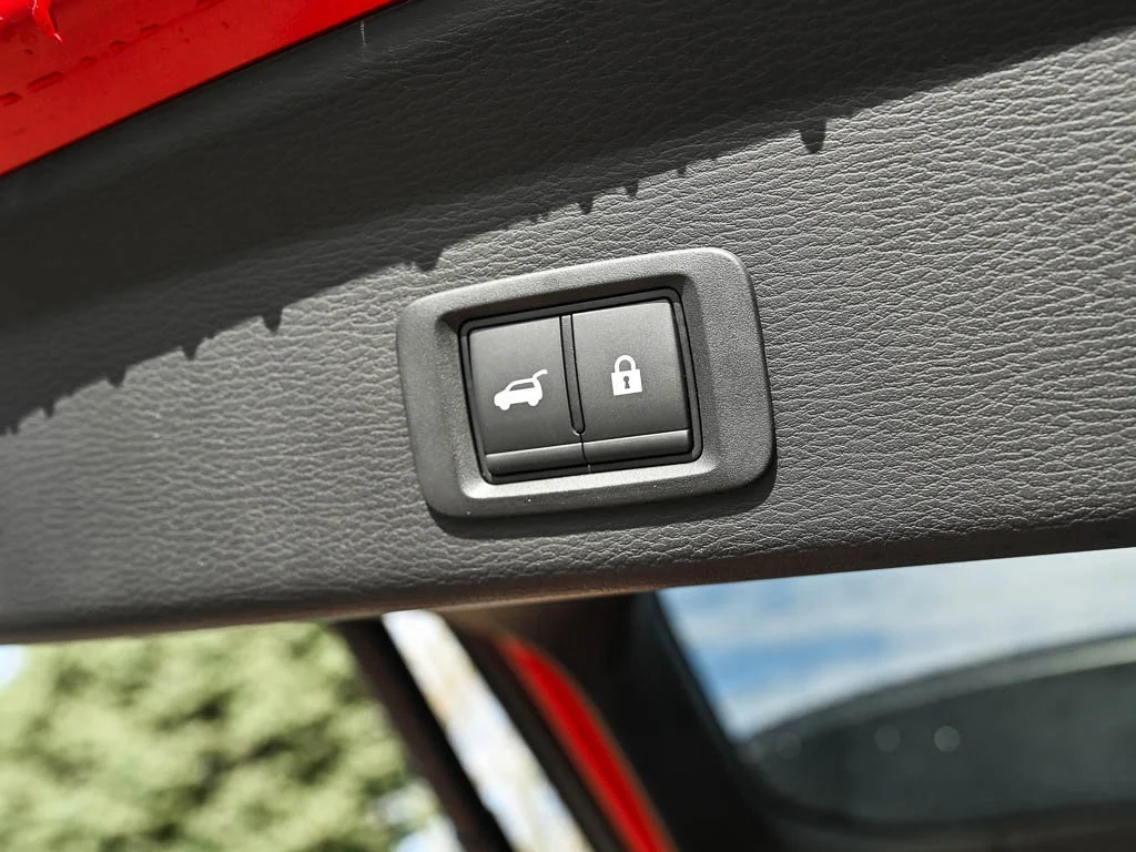 2025 Mitsubishi Outlander Plug-in Hybrid SEL - Photo 9