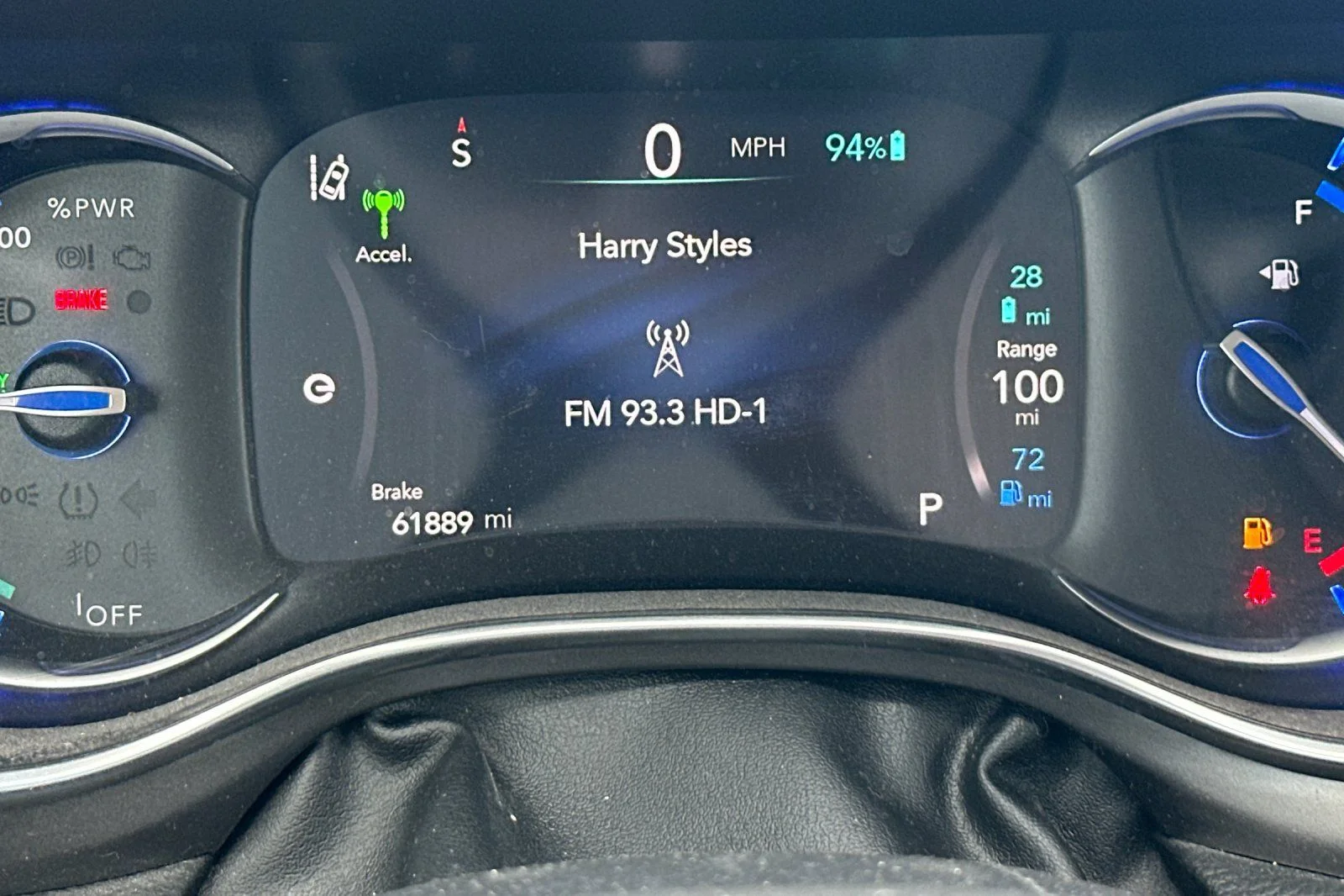Used 2018 White Chrysler Limited image 30