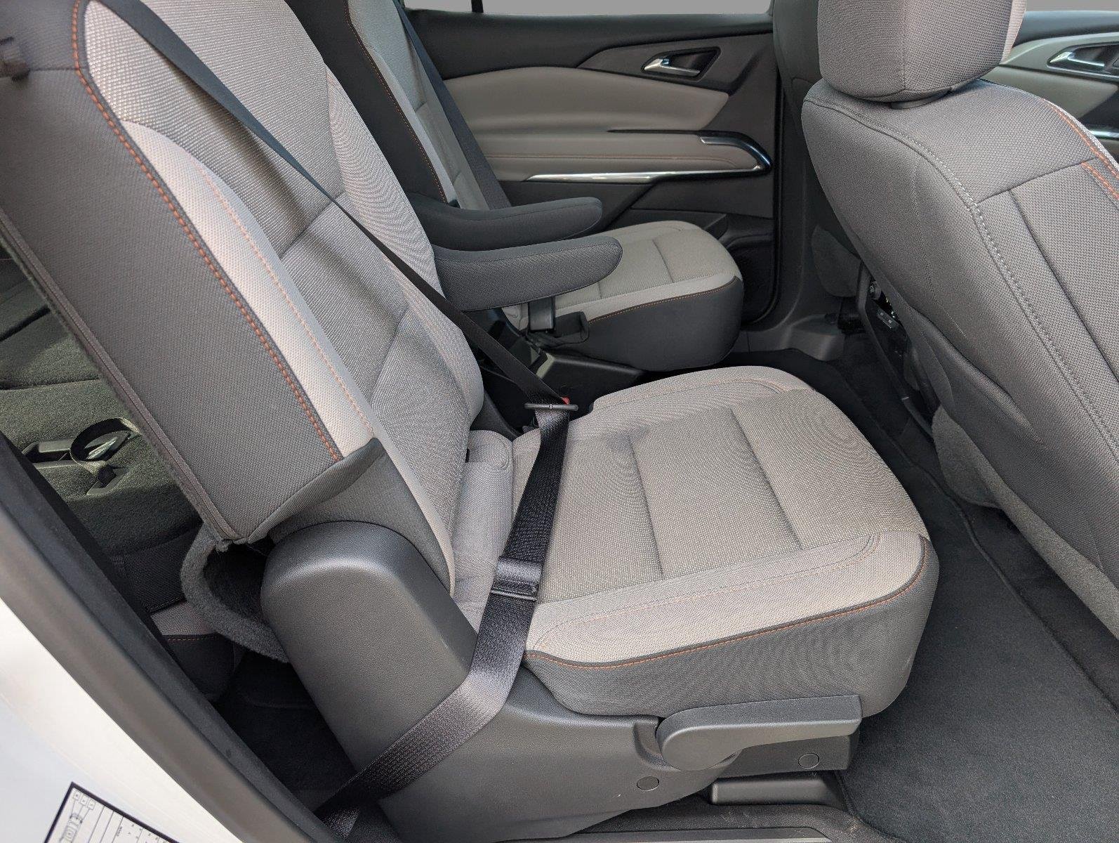 Used 2026 Summit White Chevrolet LT image 38