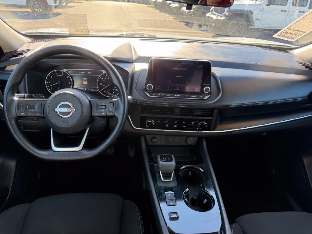 Used 2024 White Nissan S image 7