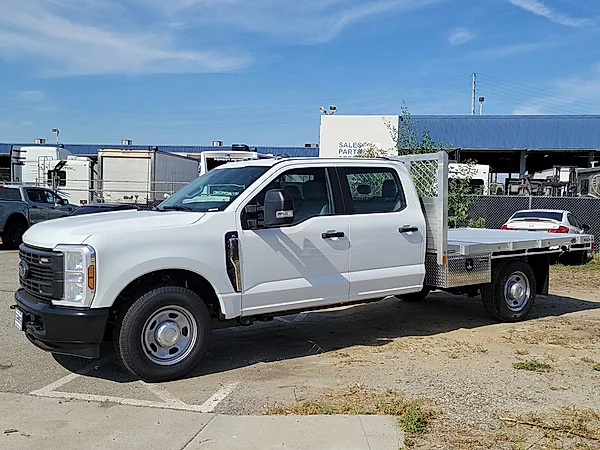 2026 Ford F-350 Super Duty Chassis Cab XL - Photo 7