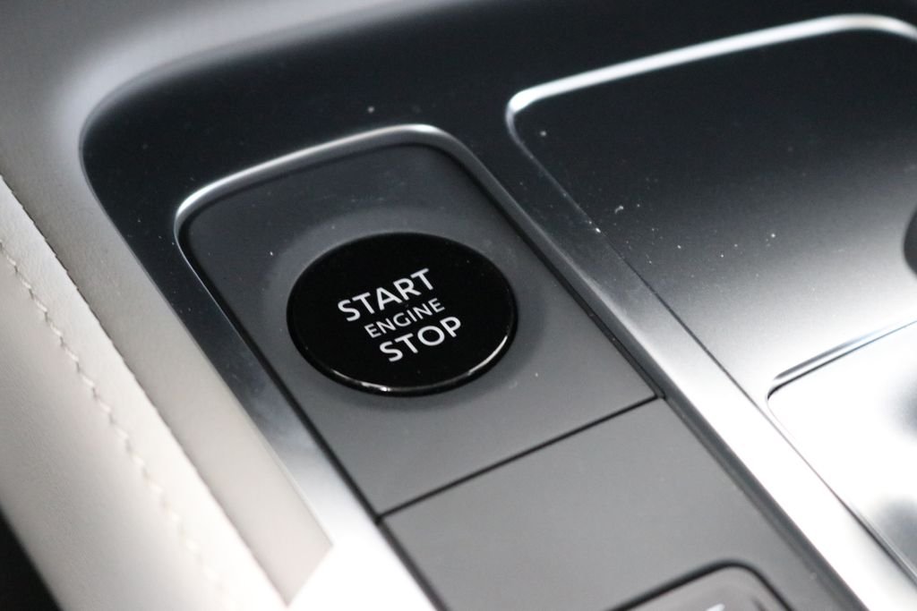 New 2026 MOONBOW BLUE INFINITI Luxe AWD image 17