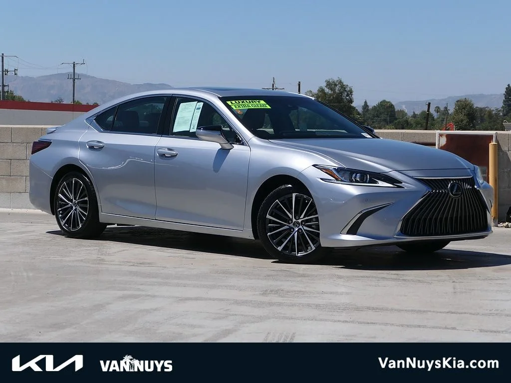 Used 2023 Silver Lexus 300h image 1