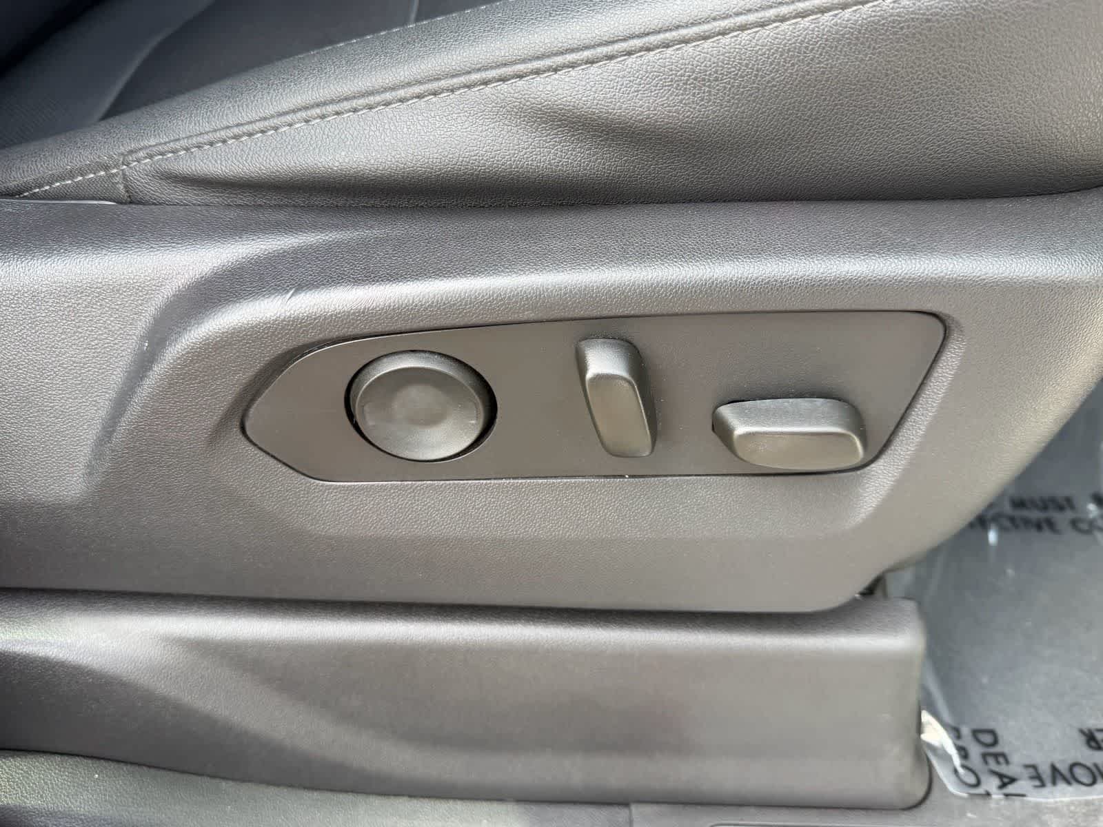2024 GMC Sierra 1500 SLT - Photo 13
