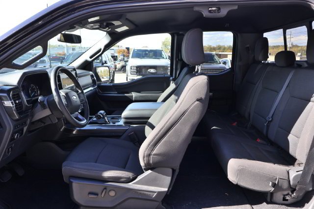Used 2023 Black Metallic Ford XLT image 11